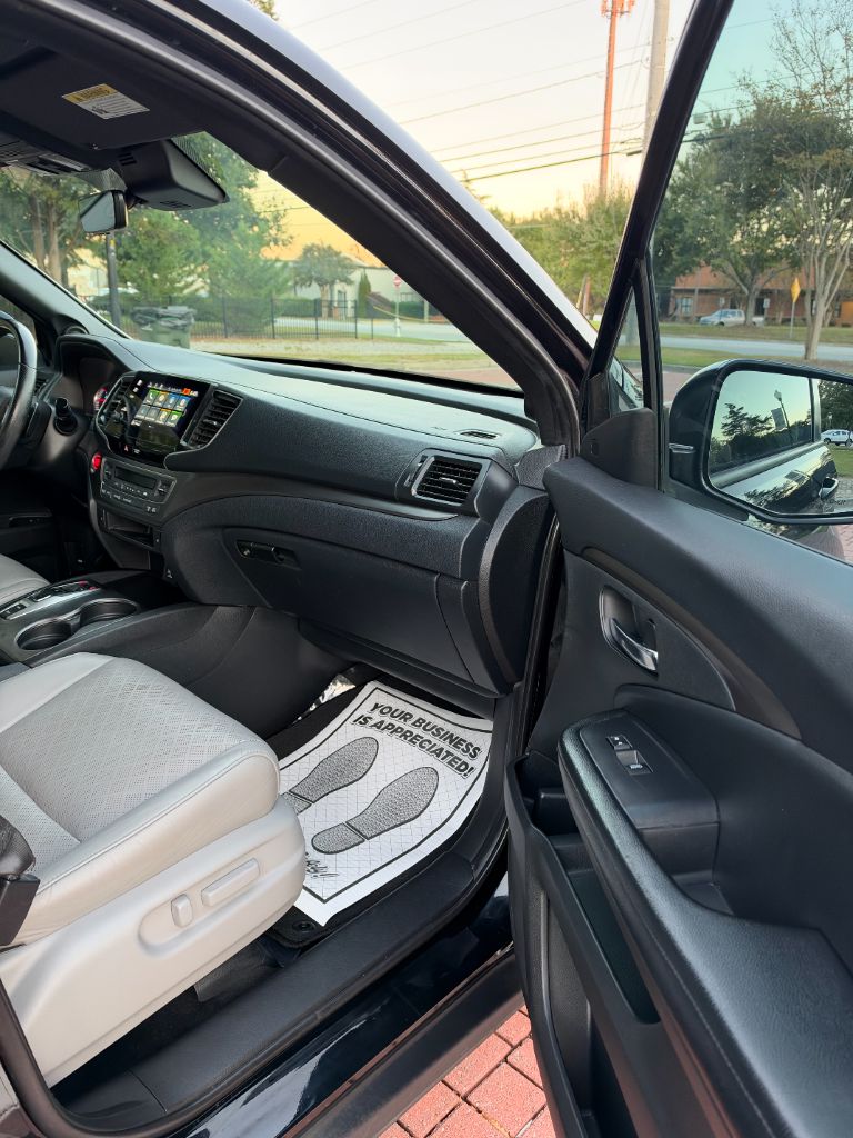 Honda Passport photo 10