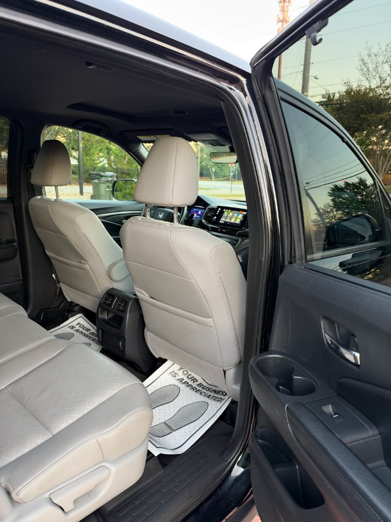 Honda Passport photo 12