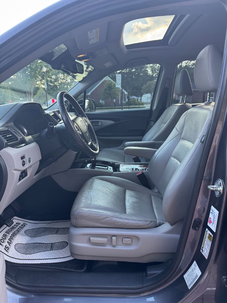 Honda Ridgeline photo 9