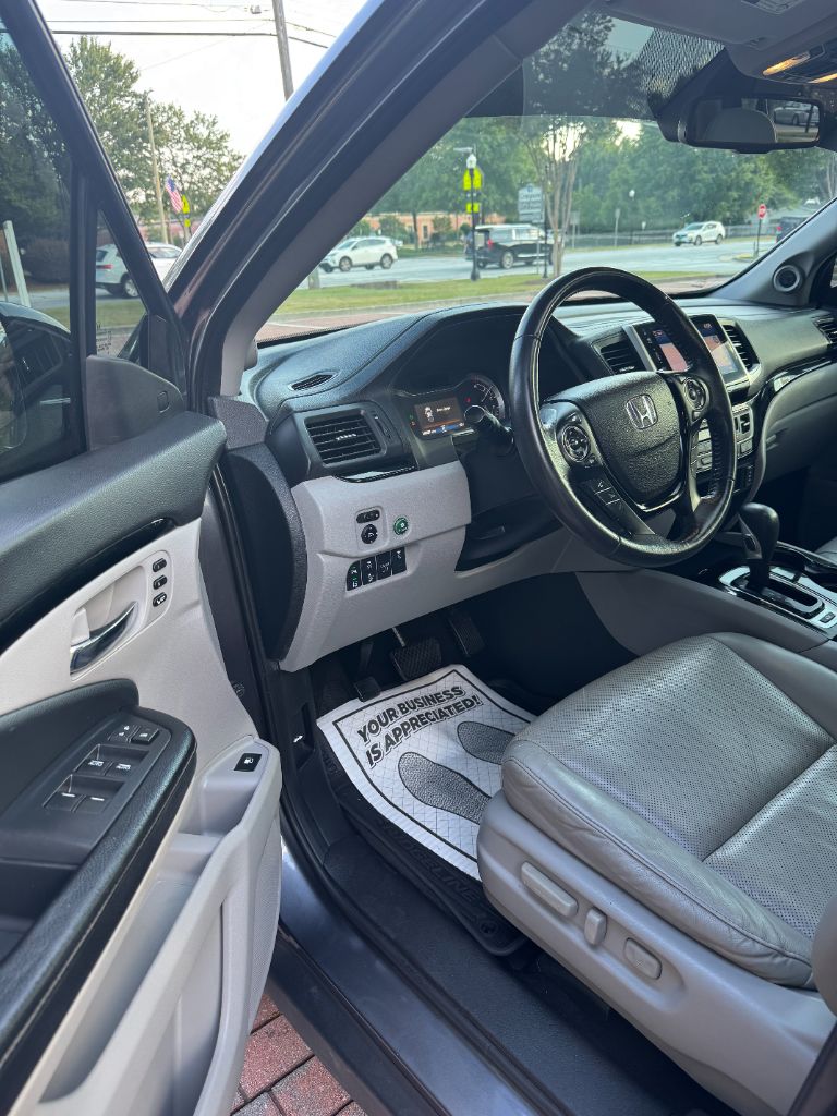 Honda Ridgeline photo 8