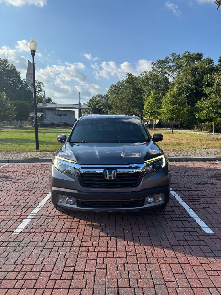 Honda Ridgeline photo 2