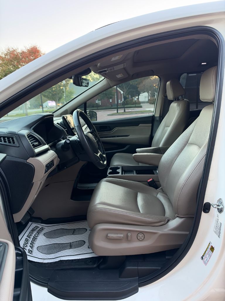 Honda Odyssey photo 9