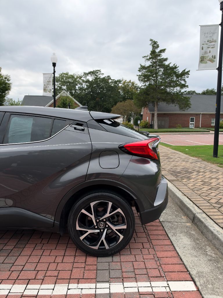 Toyota C-HR photo 26