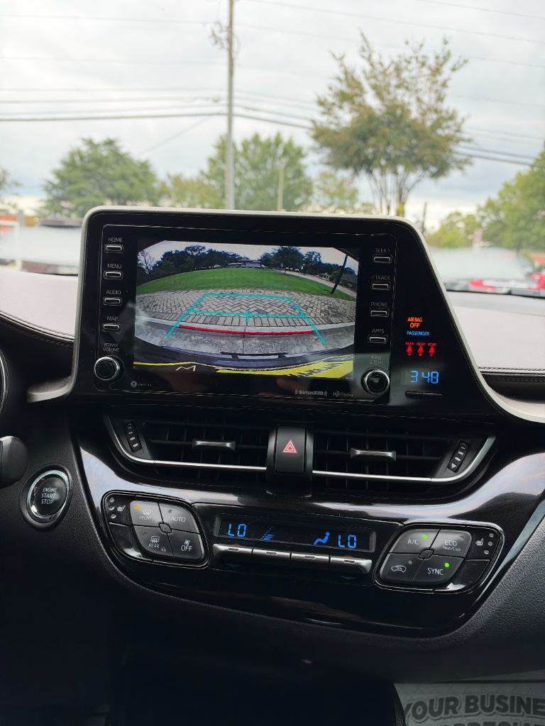 Toyota C-HR photo 21