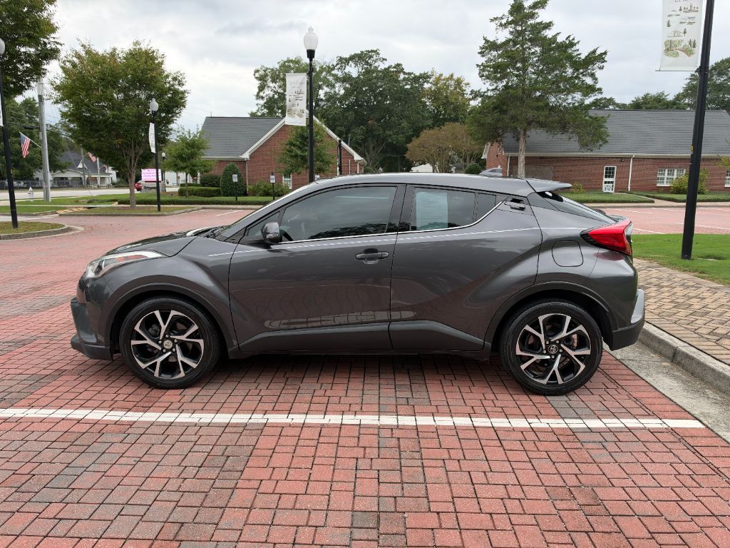 Toyota C-HR photo 4