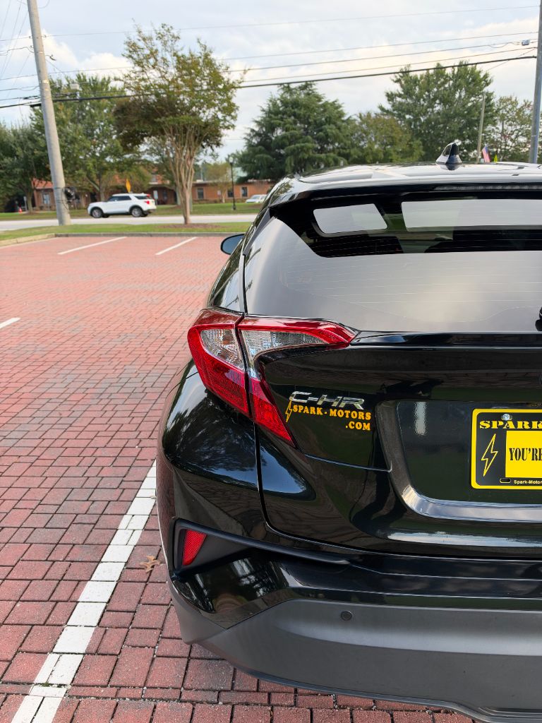 Toyota C-HR photo 24