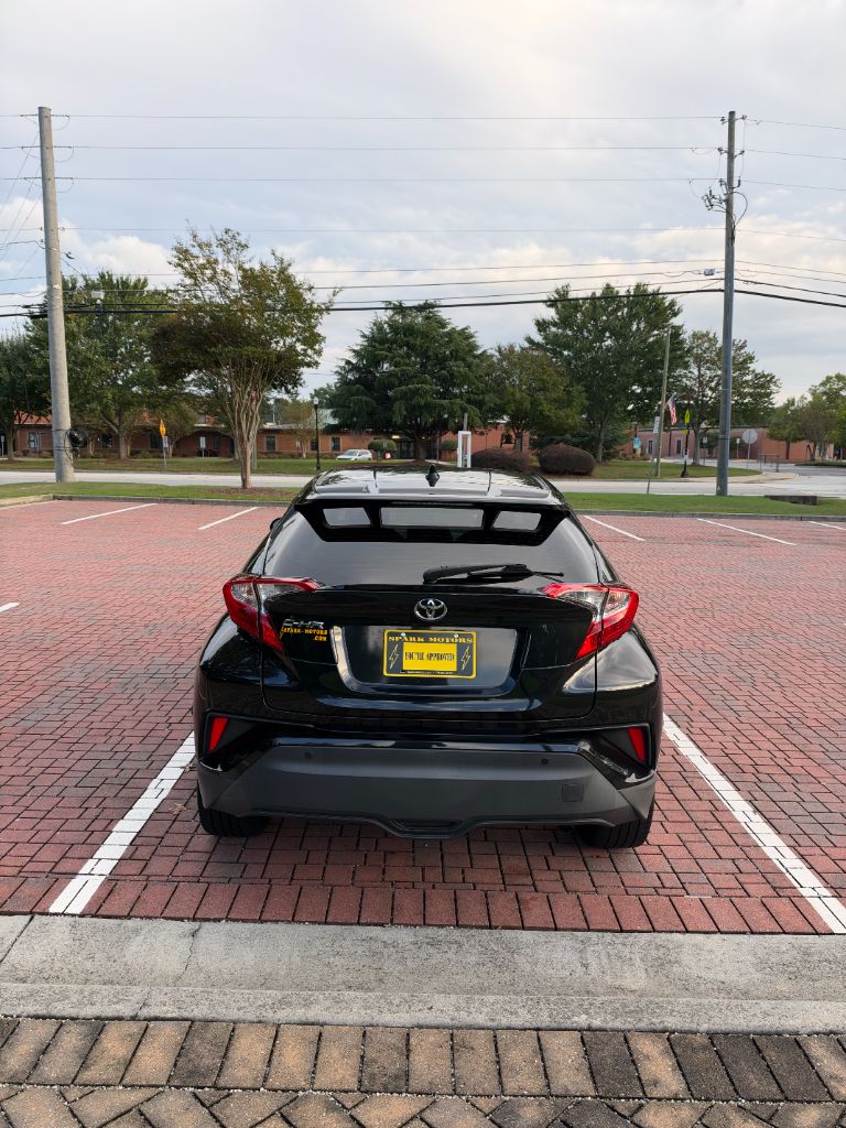Toyota C-HR photo 22