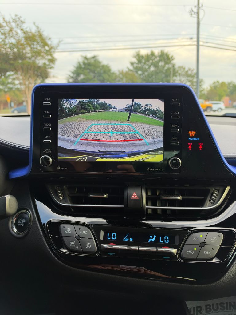 Toyota C-HR photo 21