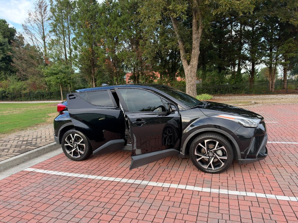 Toyota C-HR photo 7