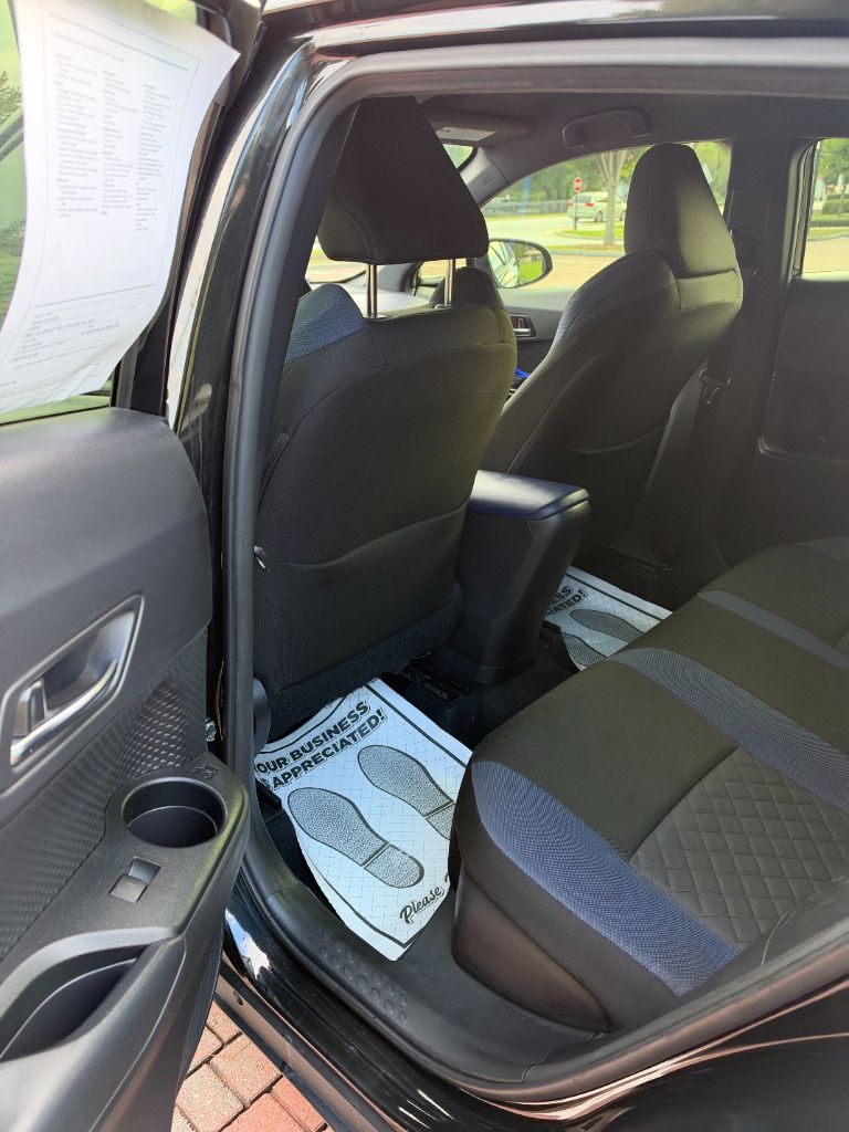 Toyota C-HR photo 14