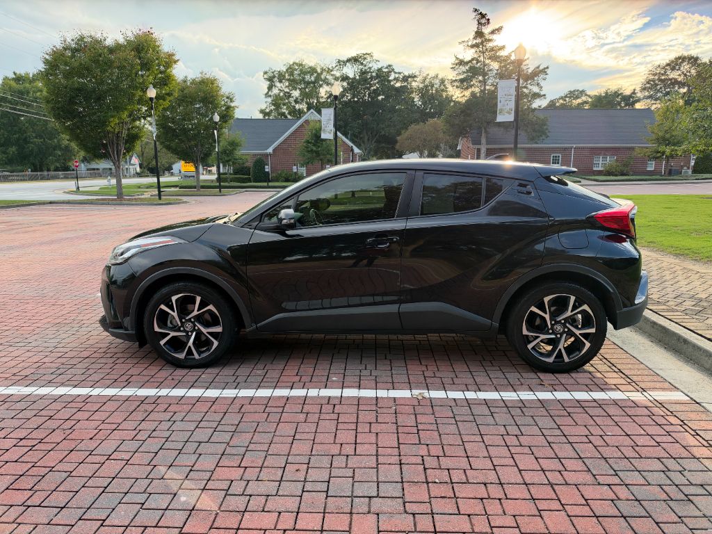 Toyota C-HR photo 4