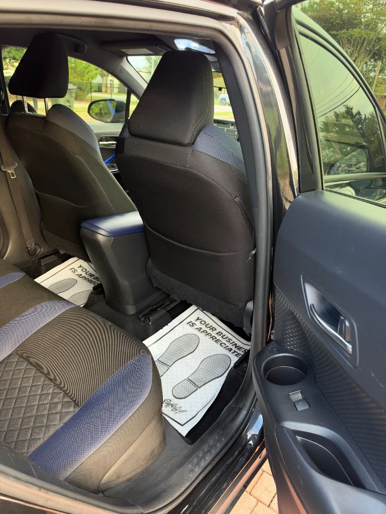 Toyota C-HR photo 12