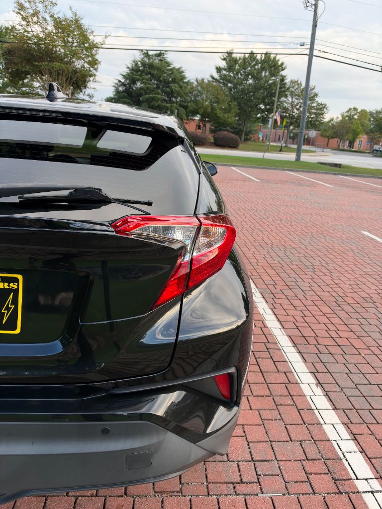Toyota C-HR photo 25