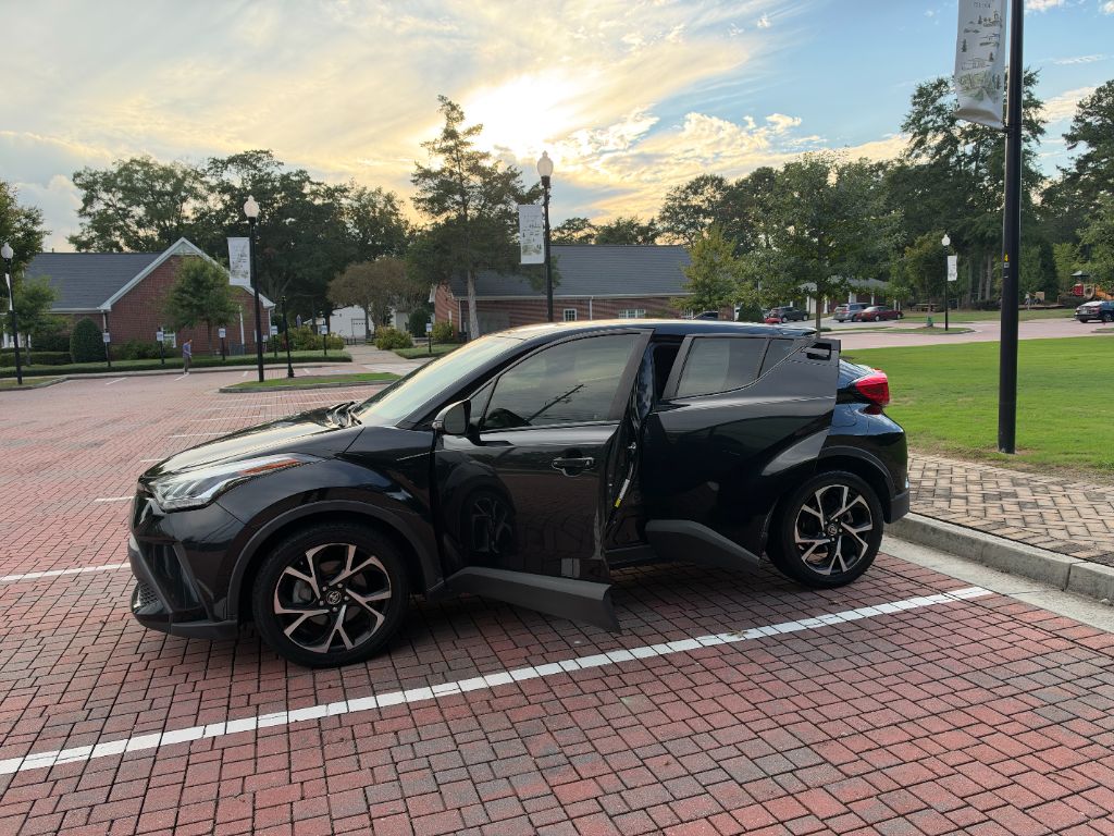 Toyota C-HR photo 6