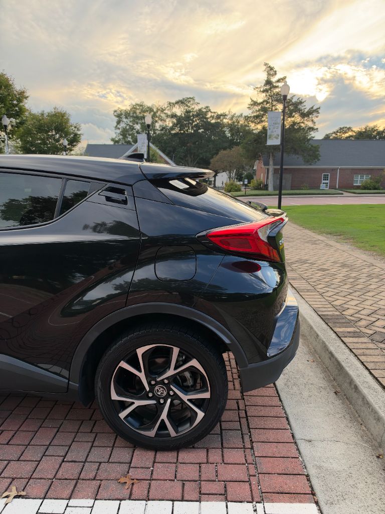 Toyota C-HR photo 26