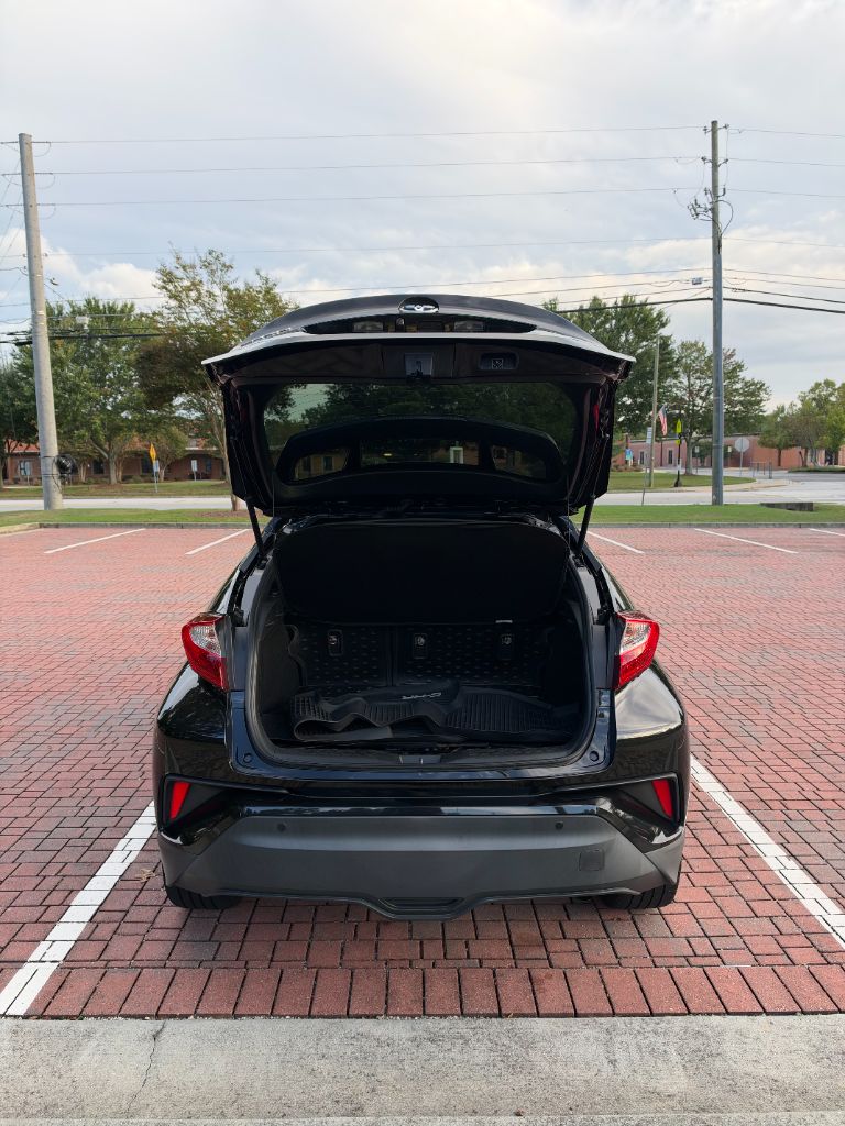 Toyota C-HR photo 23