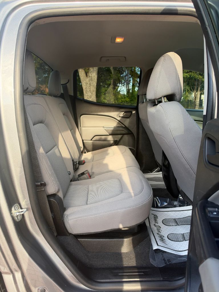GMC Canyon photo 13