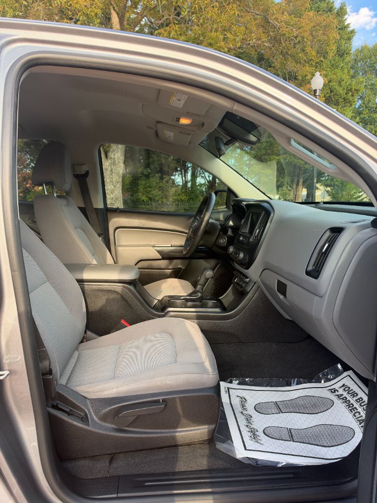 GMC Canyon photo 11