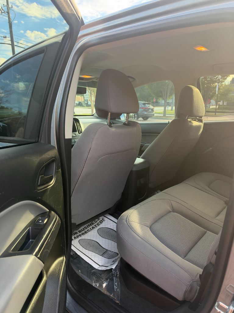 GMC Canyon photo 14
