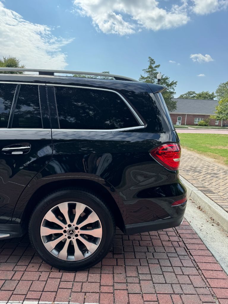 Mercedes-Benz GLS photo 25