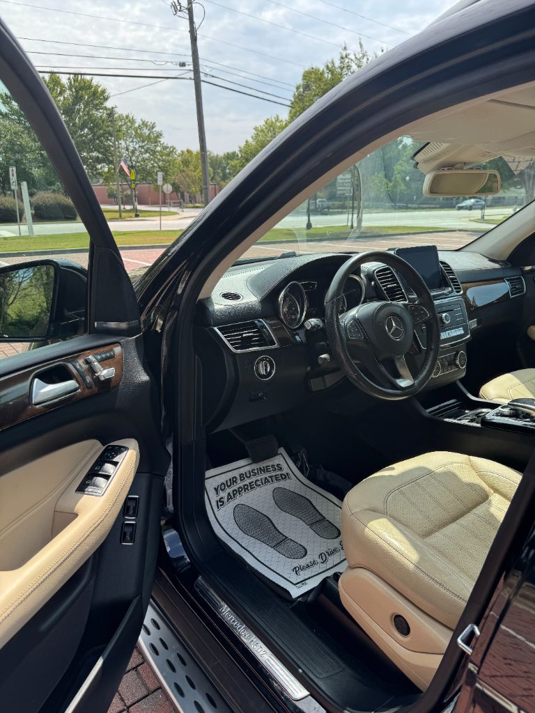 Mercedes-Benz GLS photo 8