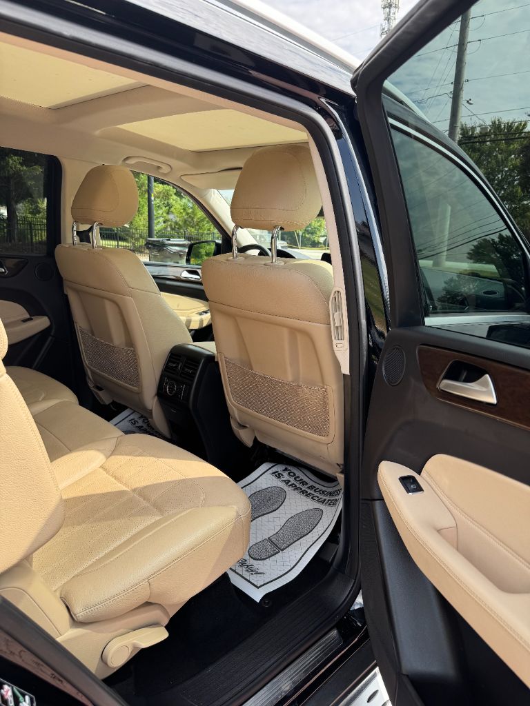 Mercedes-Benz GLS photo 12