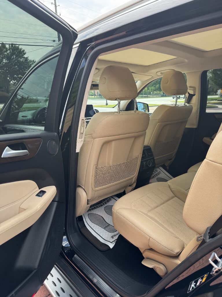 Mercedes-Benz GLS photo 14