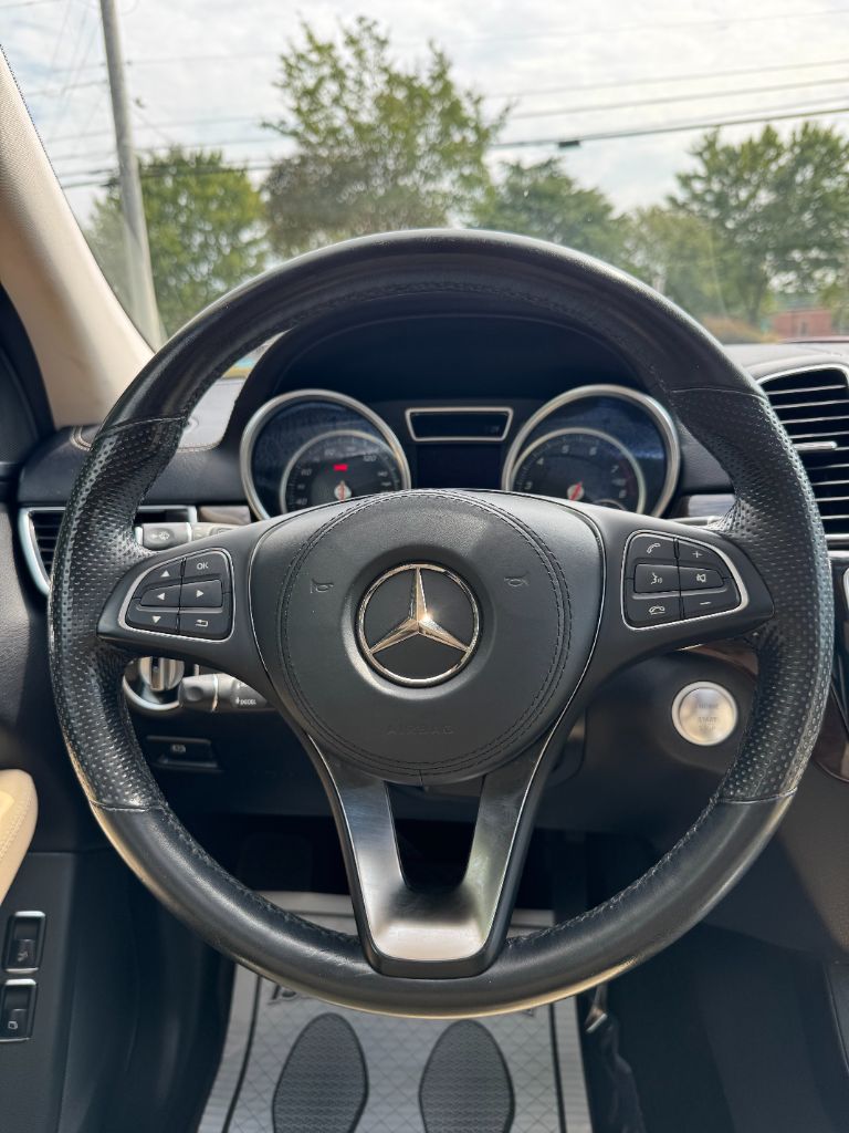 Mercedes-Benz GLS photo 17