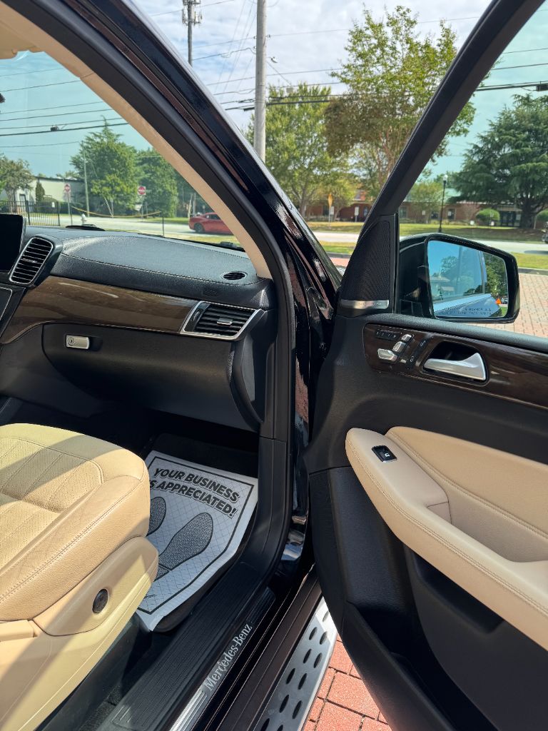 Mercedes-Benz GLS photo 10