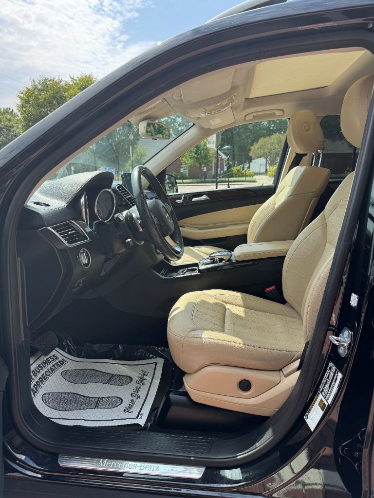 Mercedes-Benz GLS photo 9