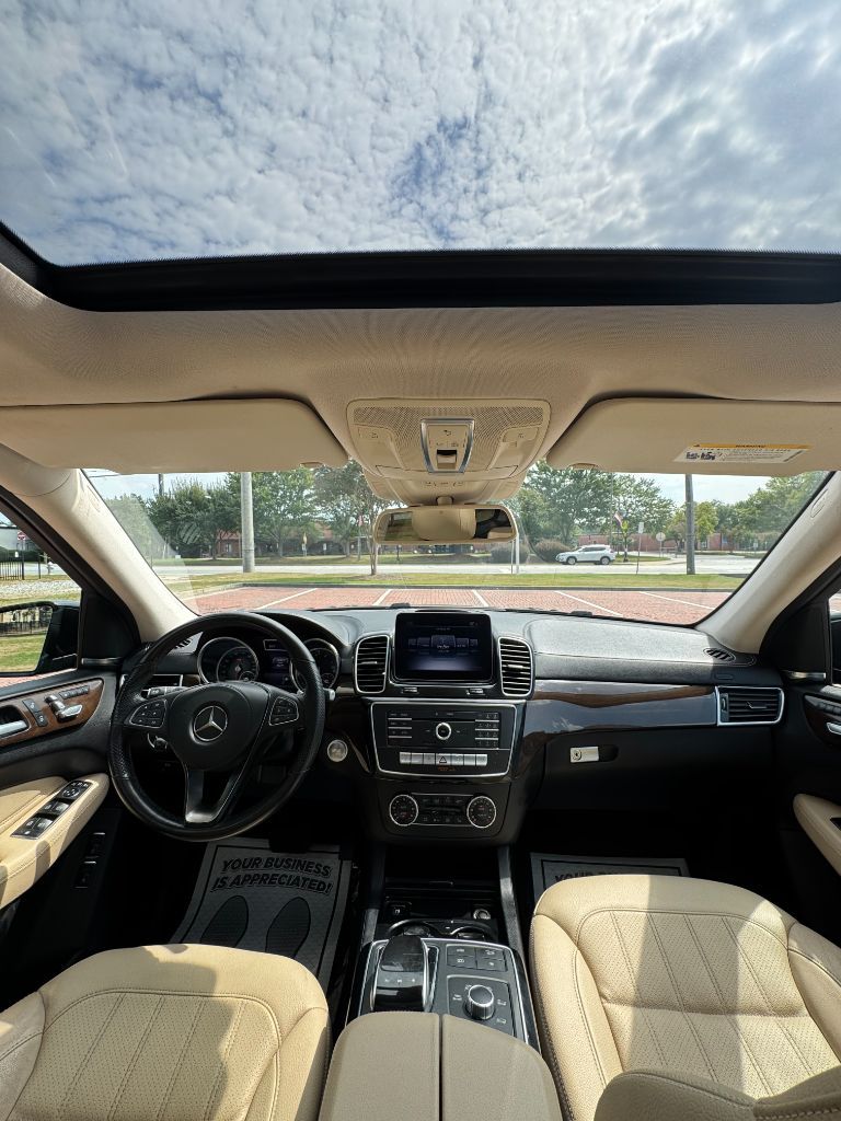 Mercedes-Benz GLS photo 16