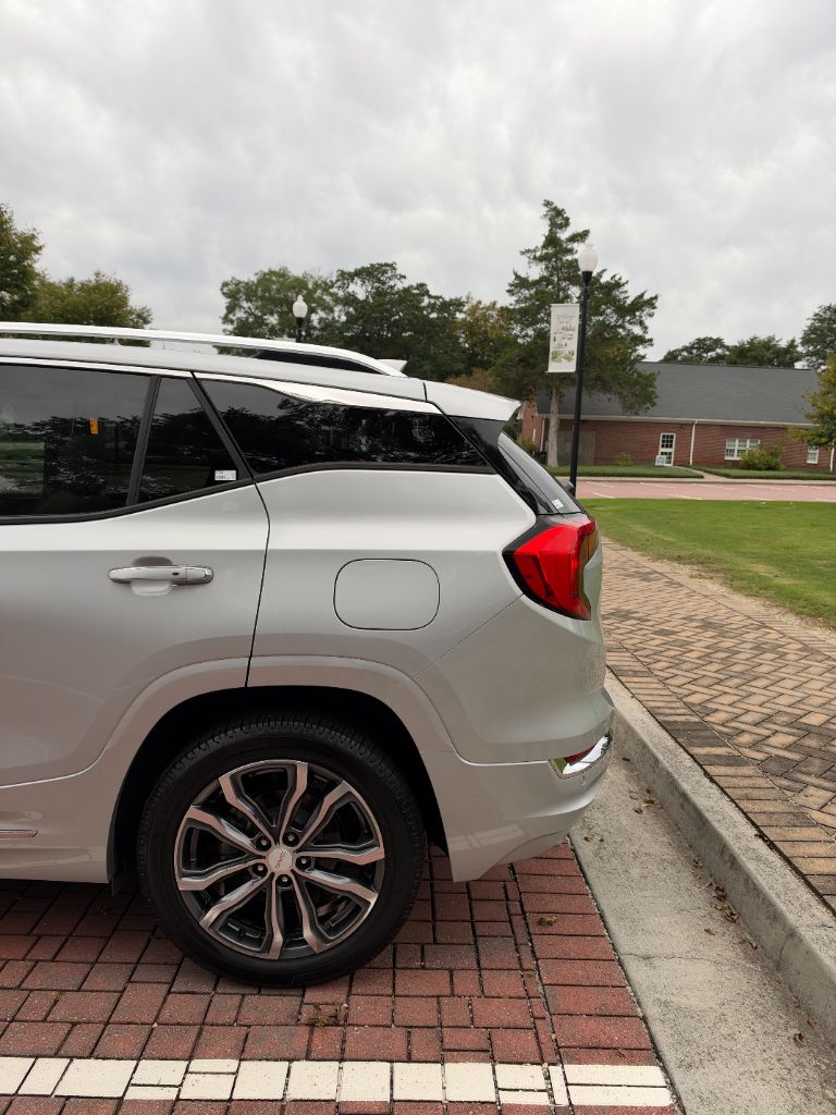 GMC Terrain photo 25