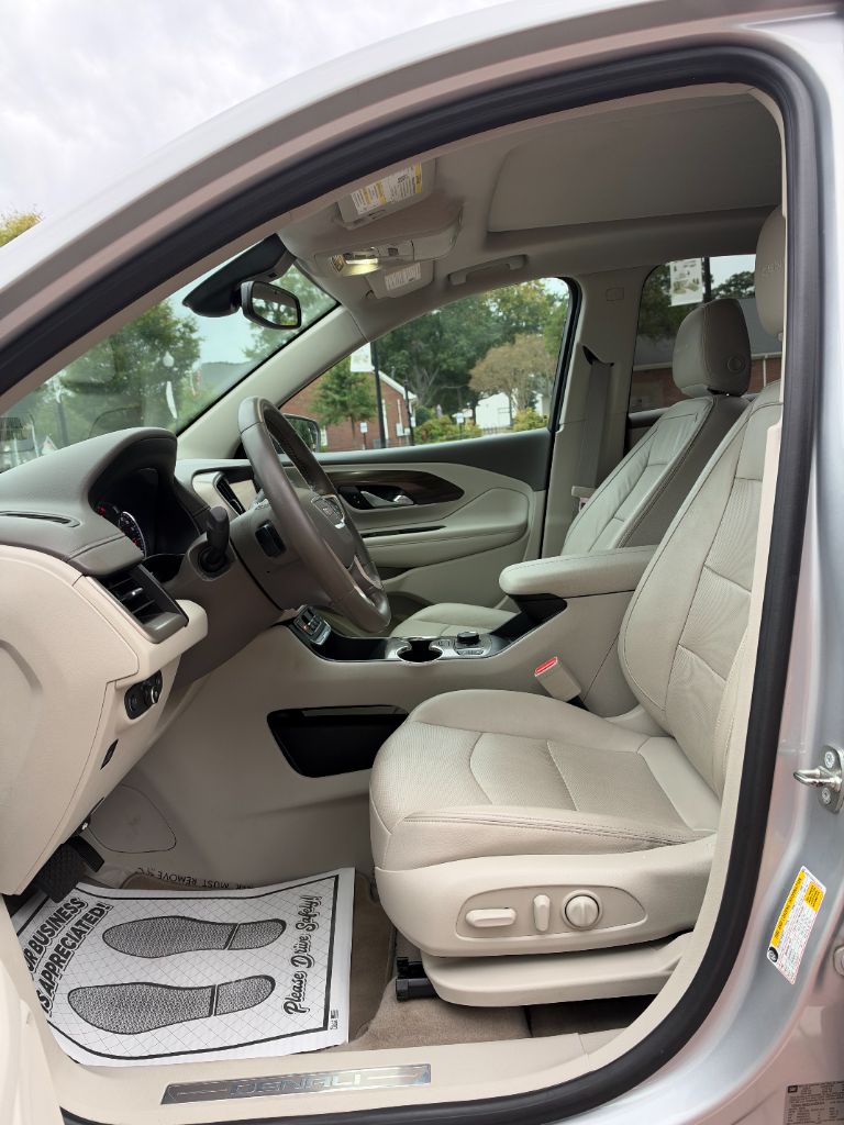 GMC Terrain photo 9
