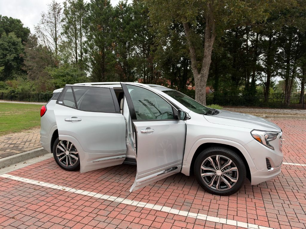 GMC Terrain photo 7