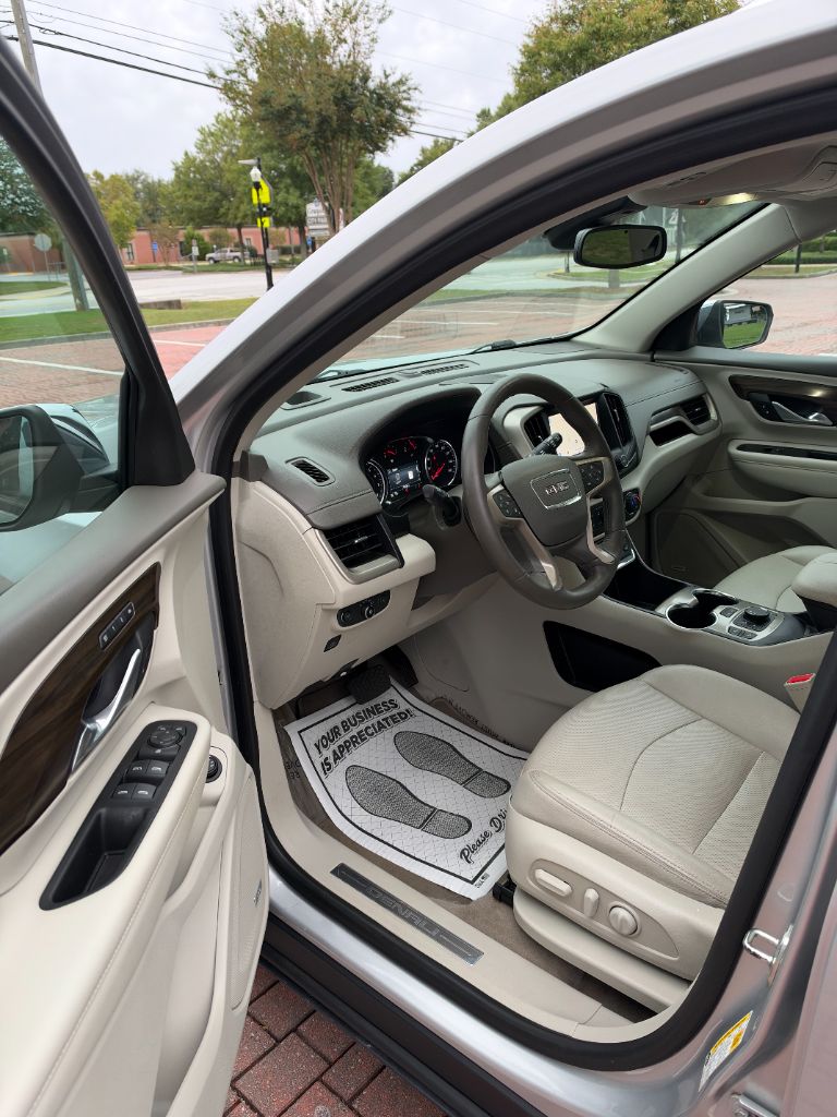 GMC Terrain photo 8