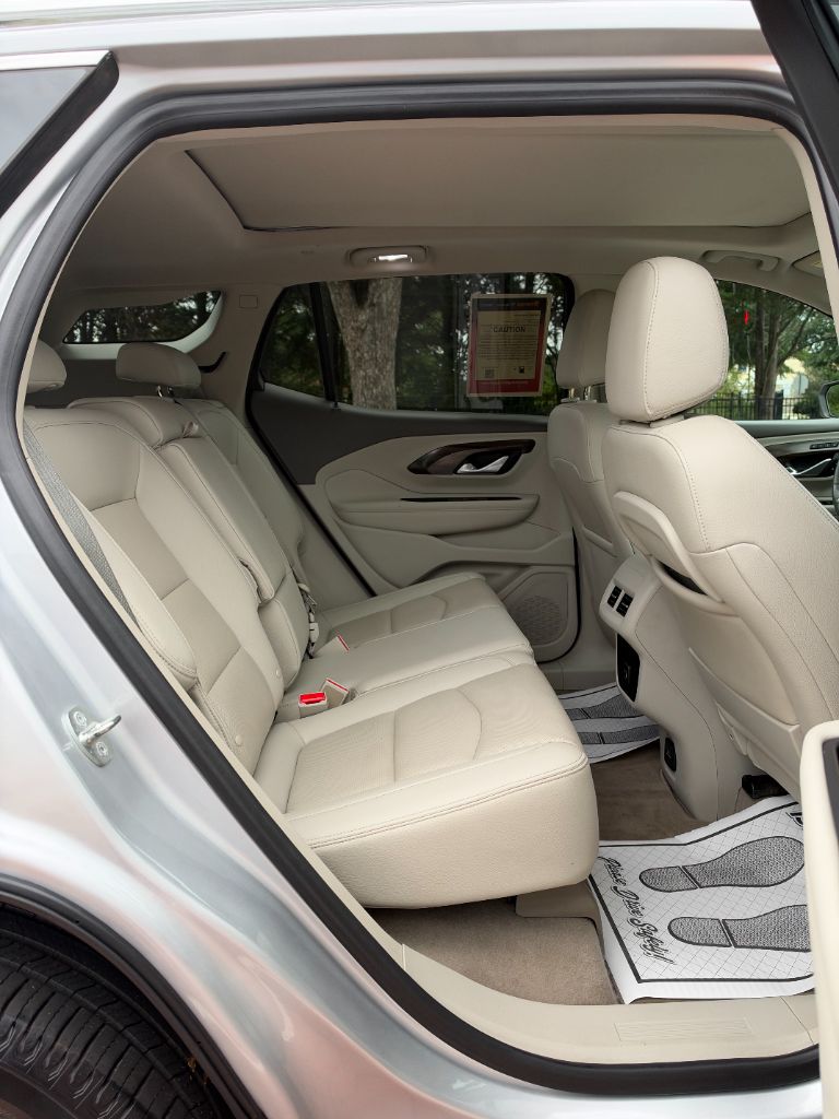 GMC Terrain photo 13