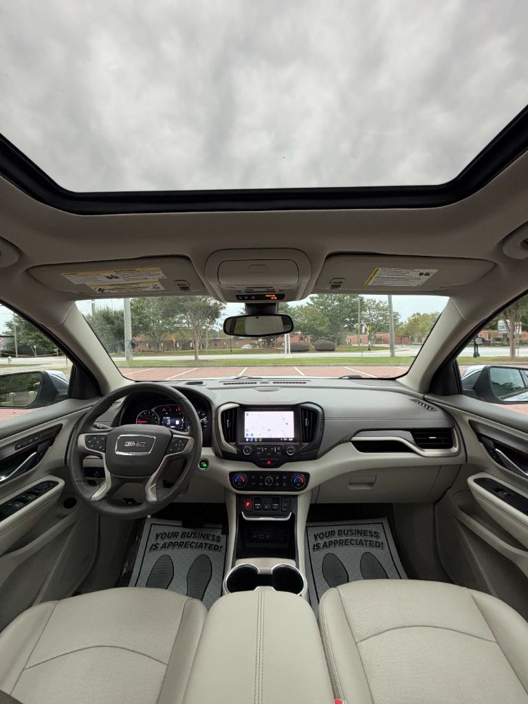 GMC Terrain photo 16