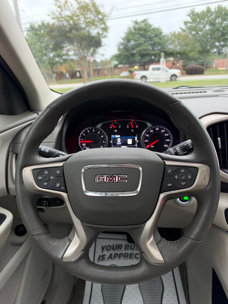 GMC Terrain photo 17