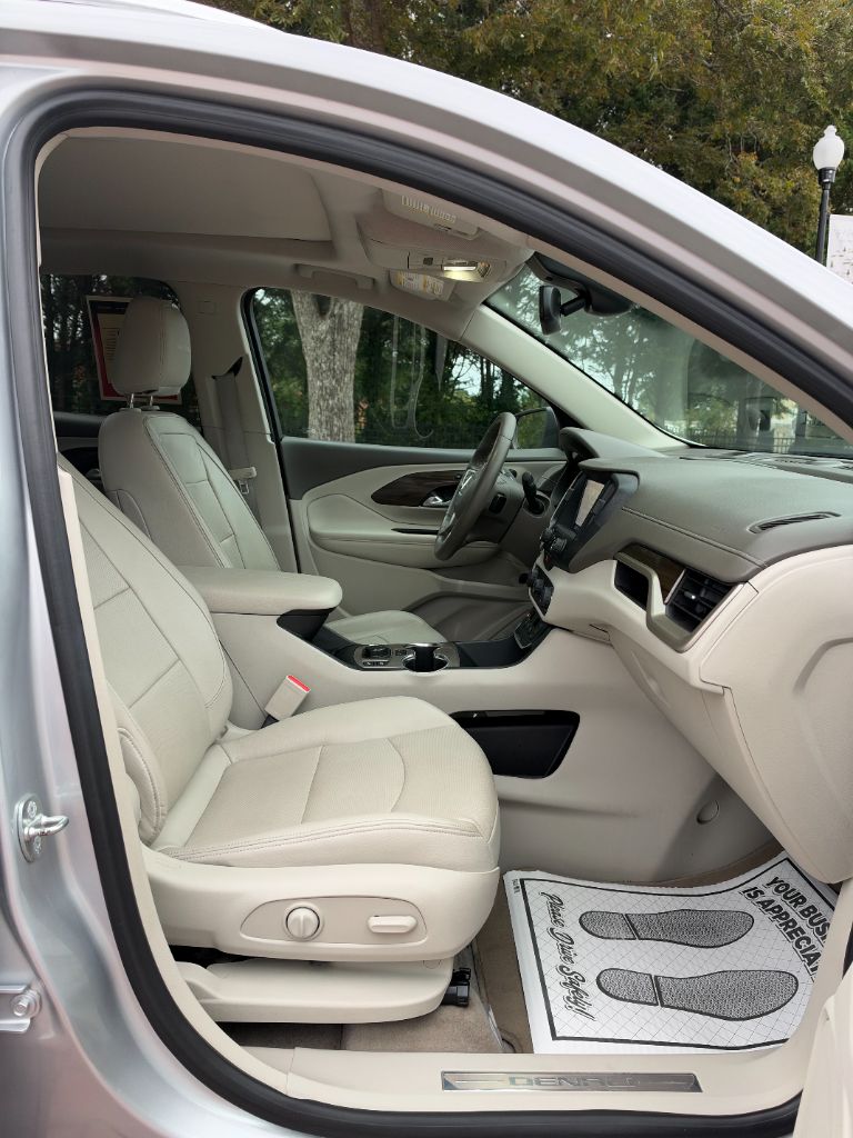GMC Terrain photo 11