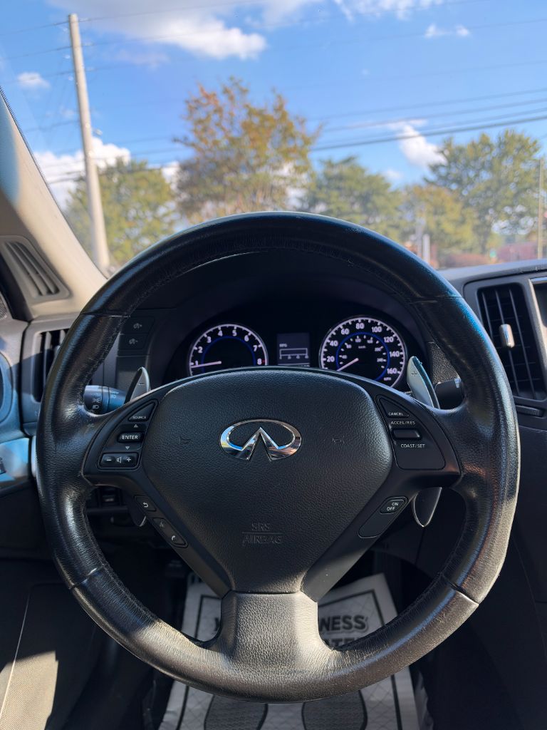 Infiniti G37 photo 13