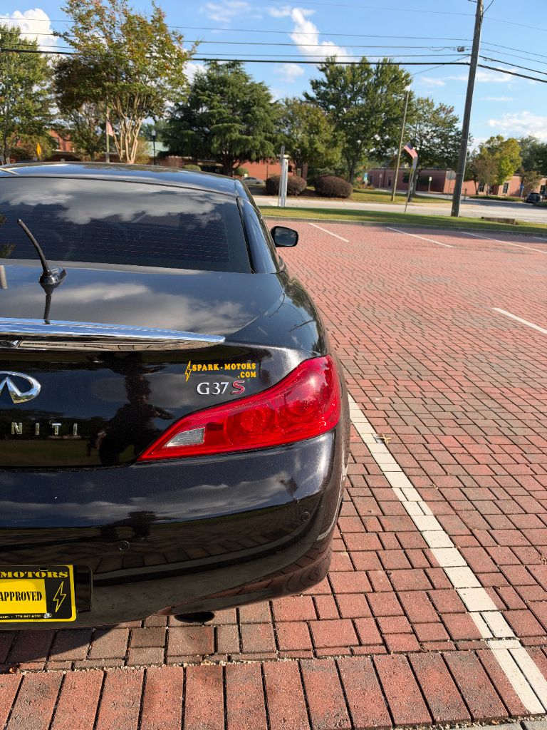 Infiniti G37 photo 18