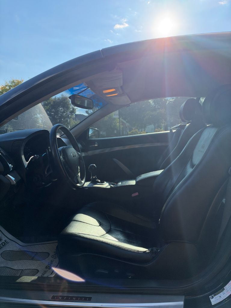 Infiniti G37 photo 9
