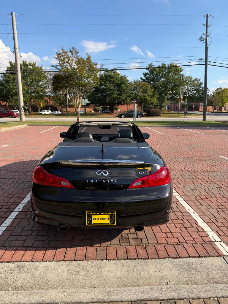 Infiniti G37 photo 25