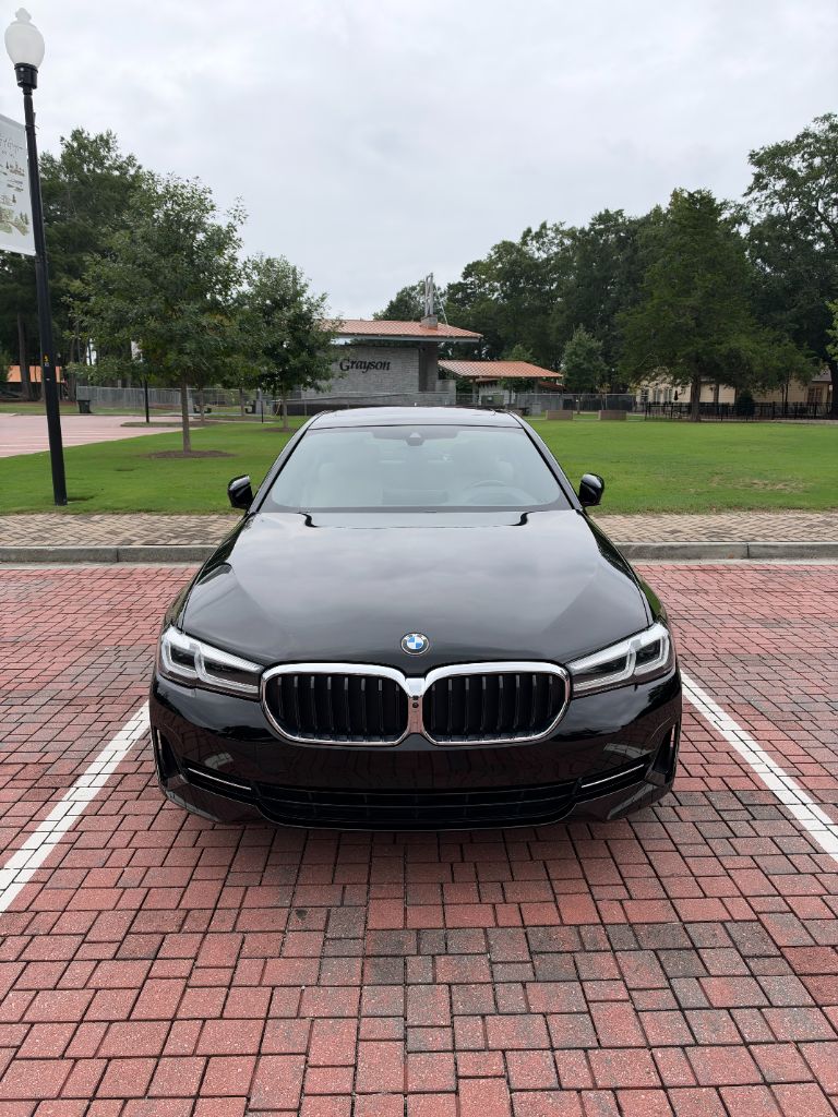BMW 5 Series photo 2