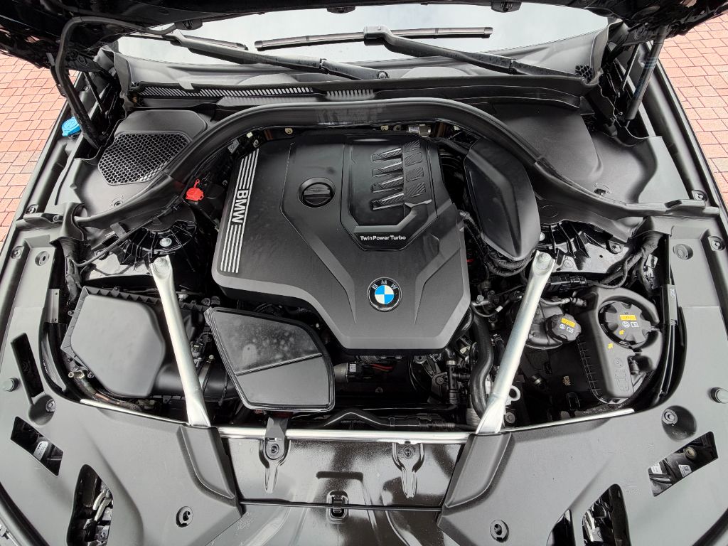 BMW 5 Series photo 24
