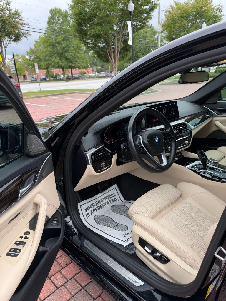 BMW 5 Series photo 7