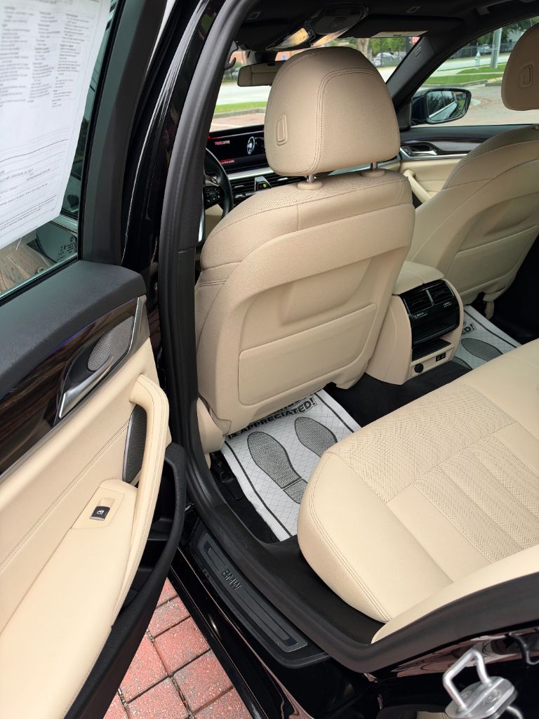 BMW 5 Series photo 13