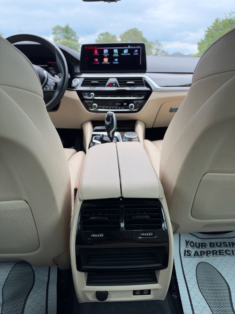 BMW 5 Series photo 19