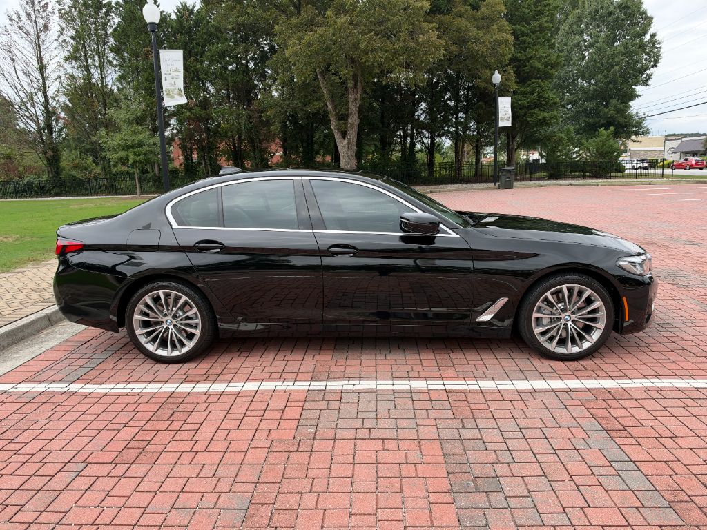 BMW 5 Series photo 4