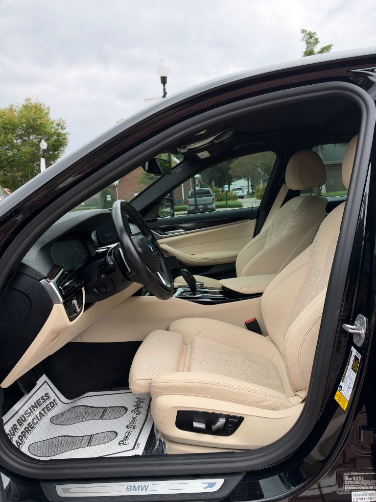BMW 5 Series photo 8